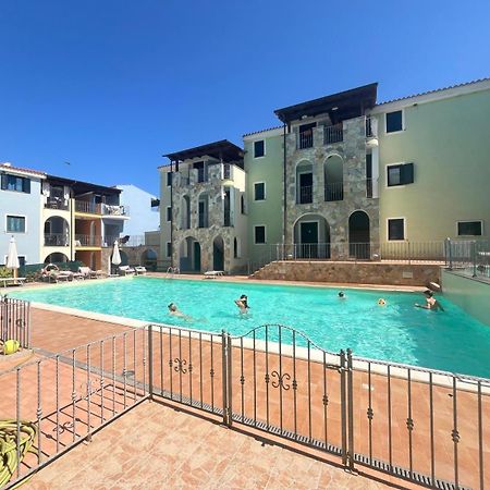 Appartamento Con Piscina Valledoria  Exteriér fotografie