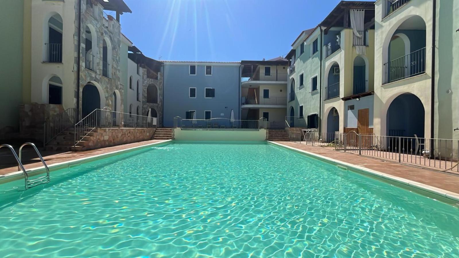 Appartamento Con Piscina Valledoria  Exteriér fotografie