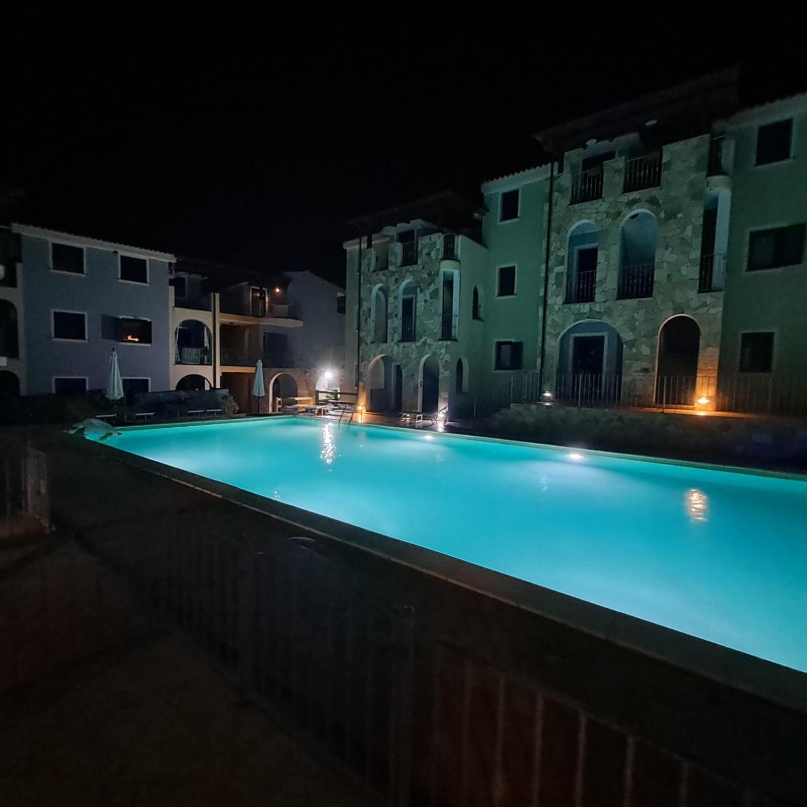 Appartamento Con Piscina Valledoria  Exteriér fotografie